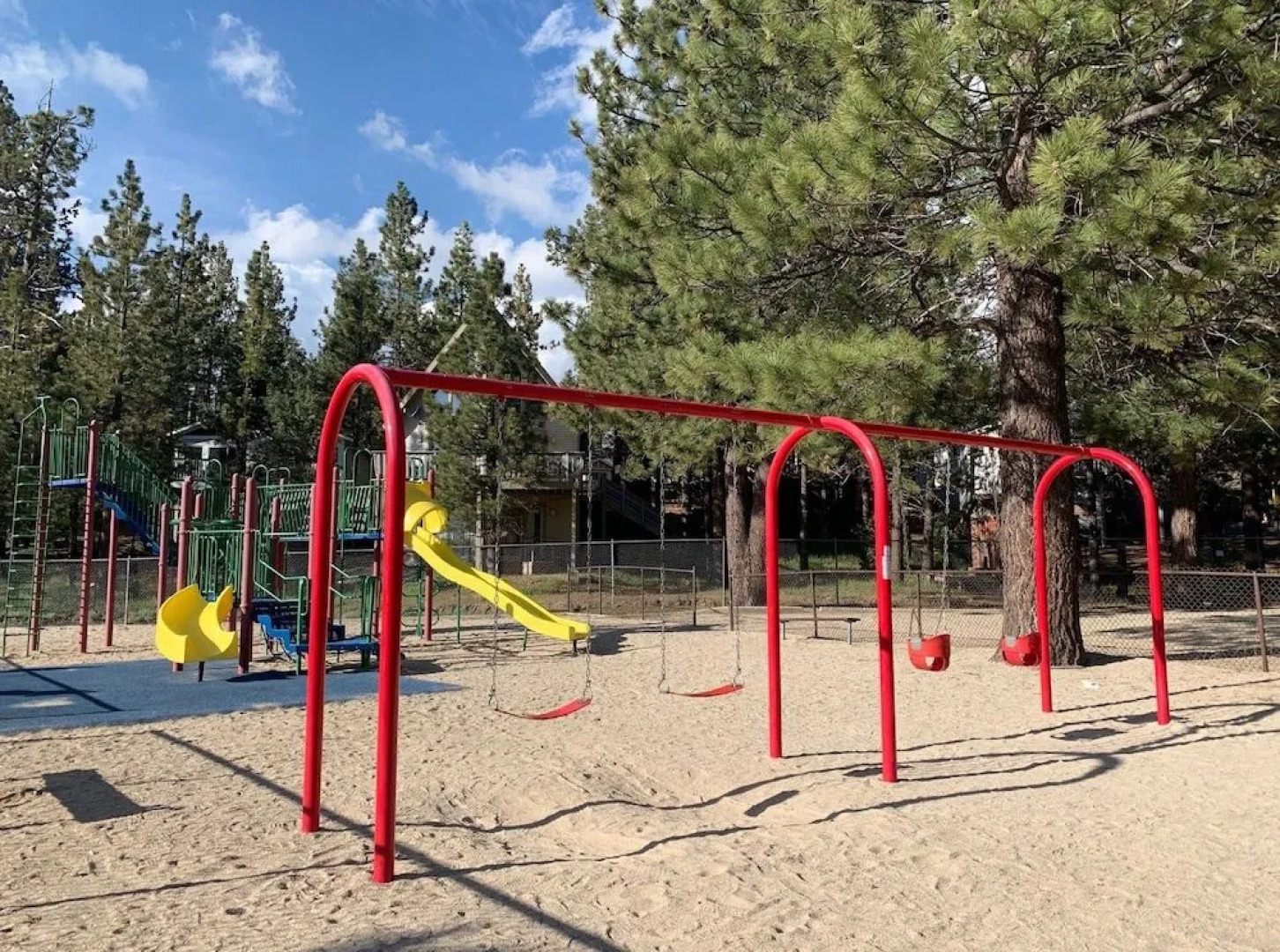 Big Bear 4 Seasons Lodge