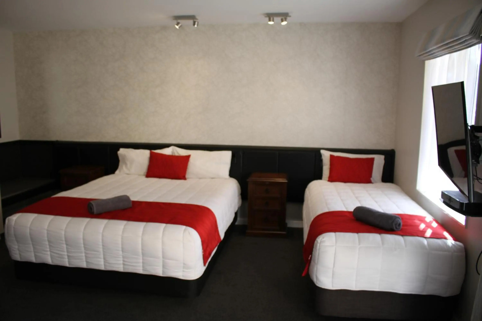 Birchwood Manor Motel