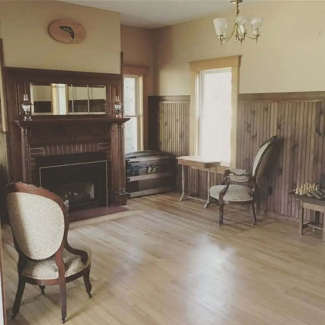 Spillover Motel and Inn