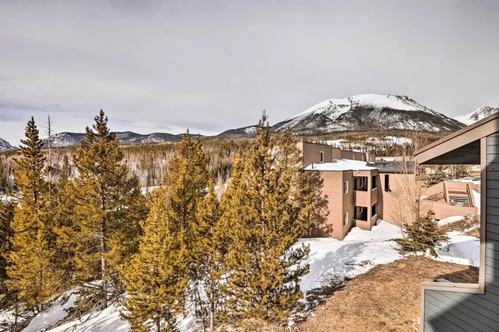 Private Balcony & Resort Perks: Silverthorne Condo