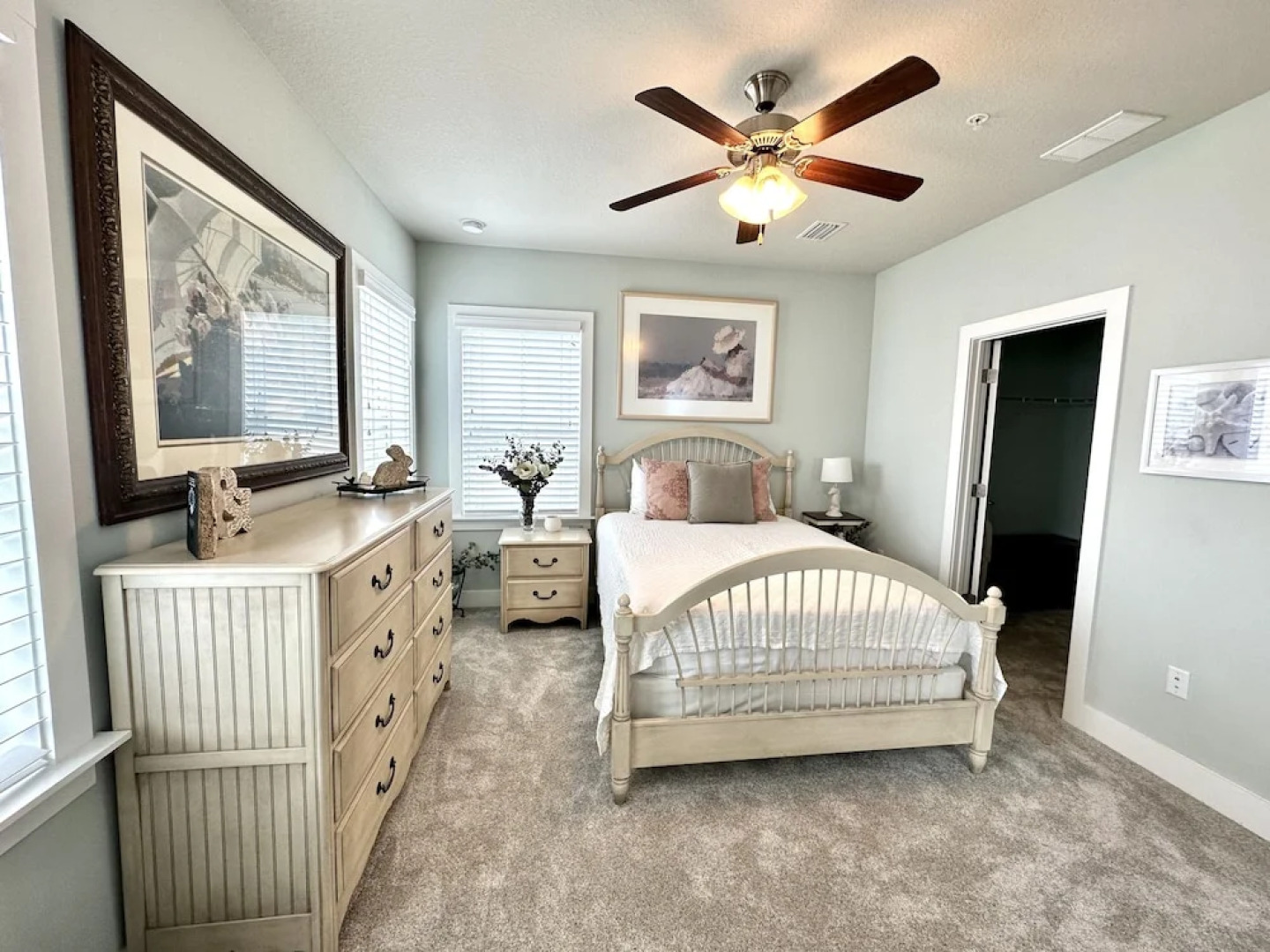 Bay Side 4 Bedroom Home by RedAwning