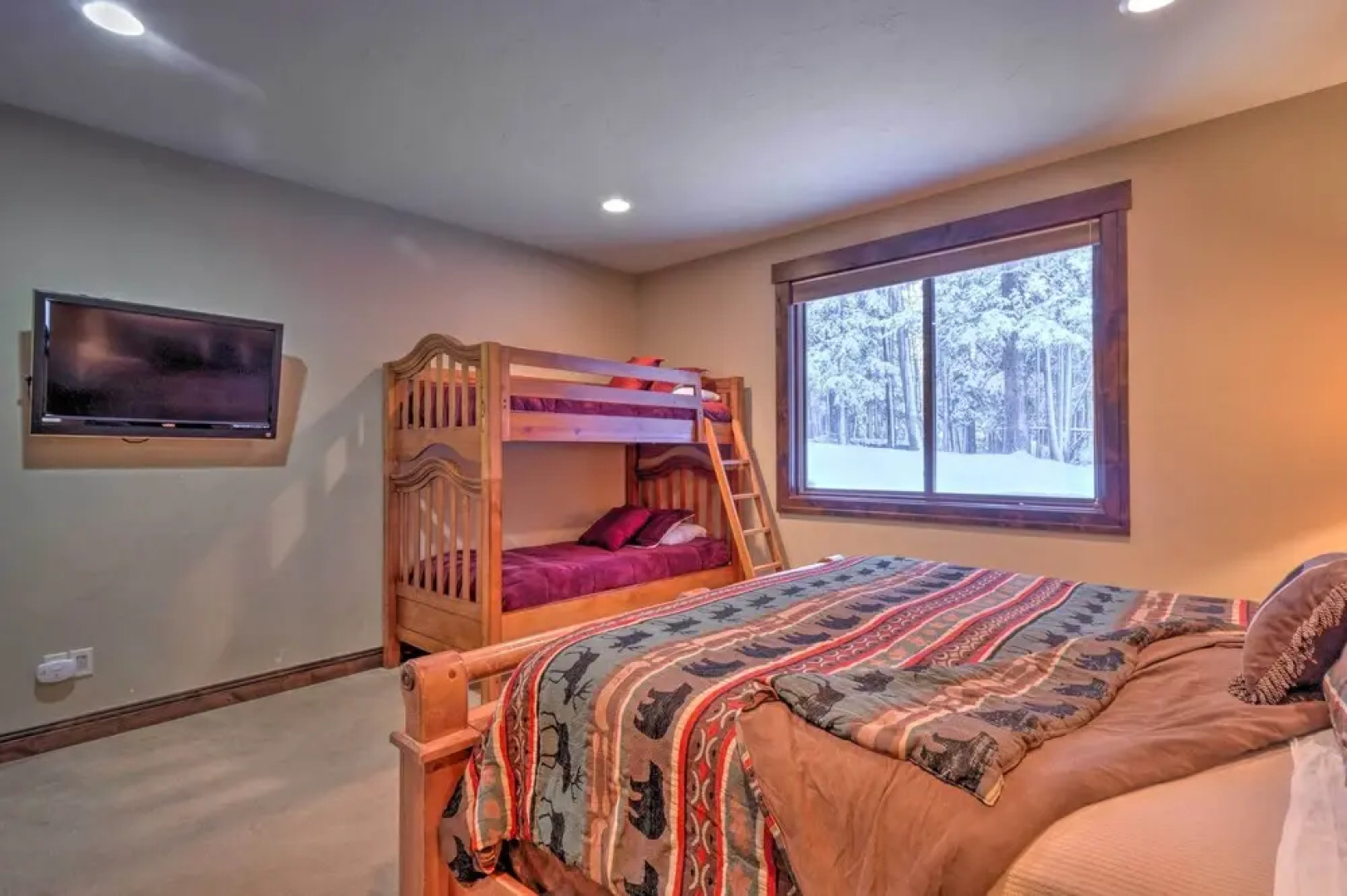 Blue River Home w/ Hot Tub, 6 Mi to Skiing!