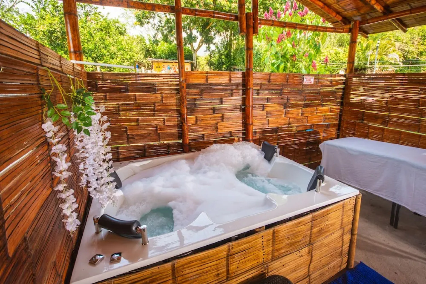 Hotel Familia Casa Blanca