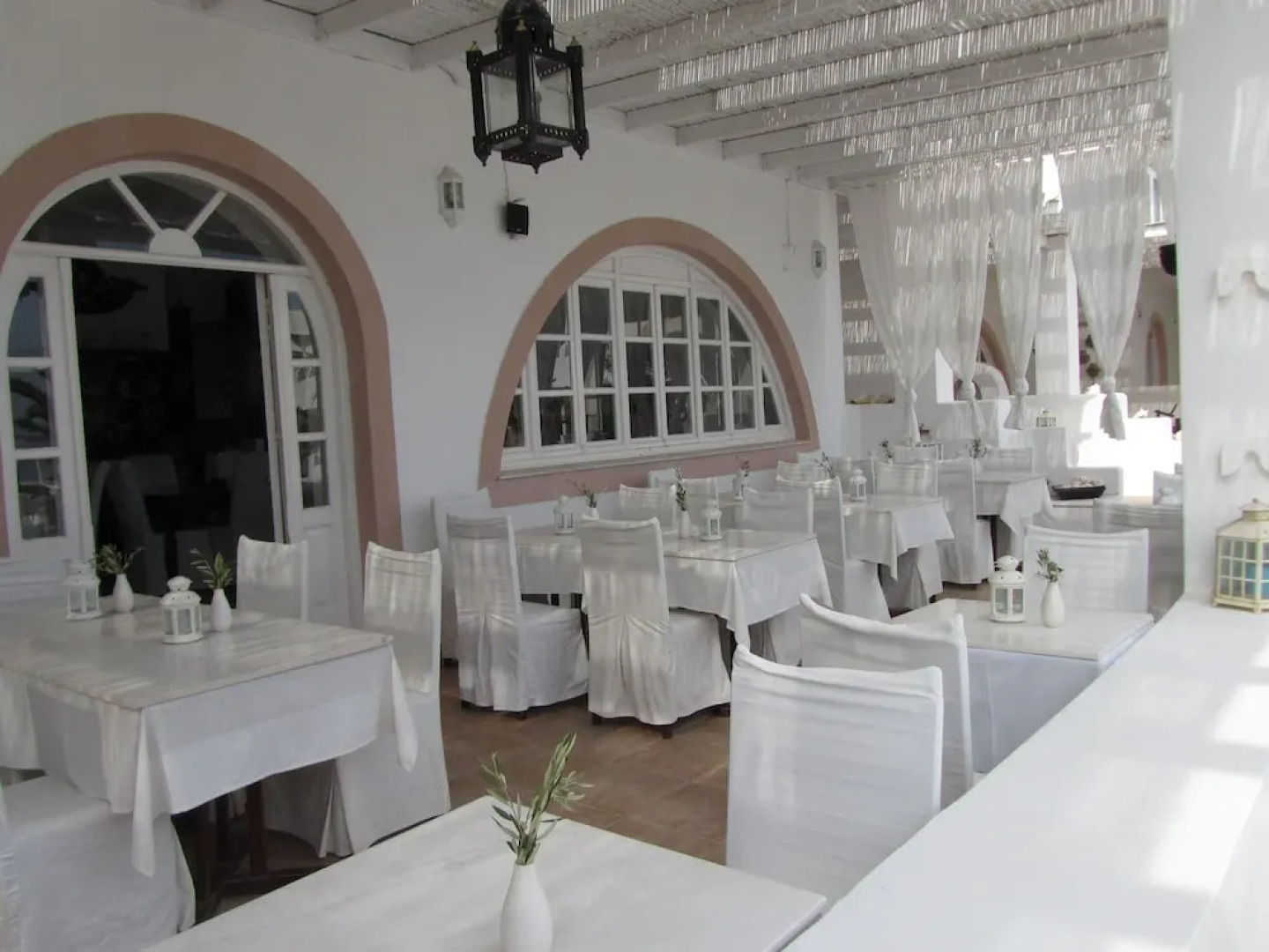 Porto Scoutari Romantic Hotel