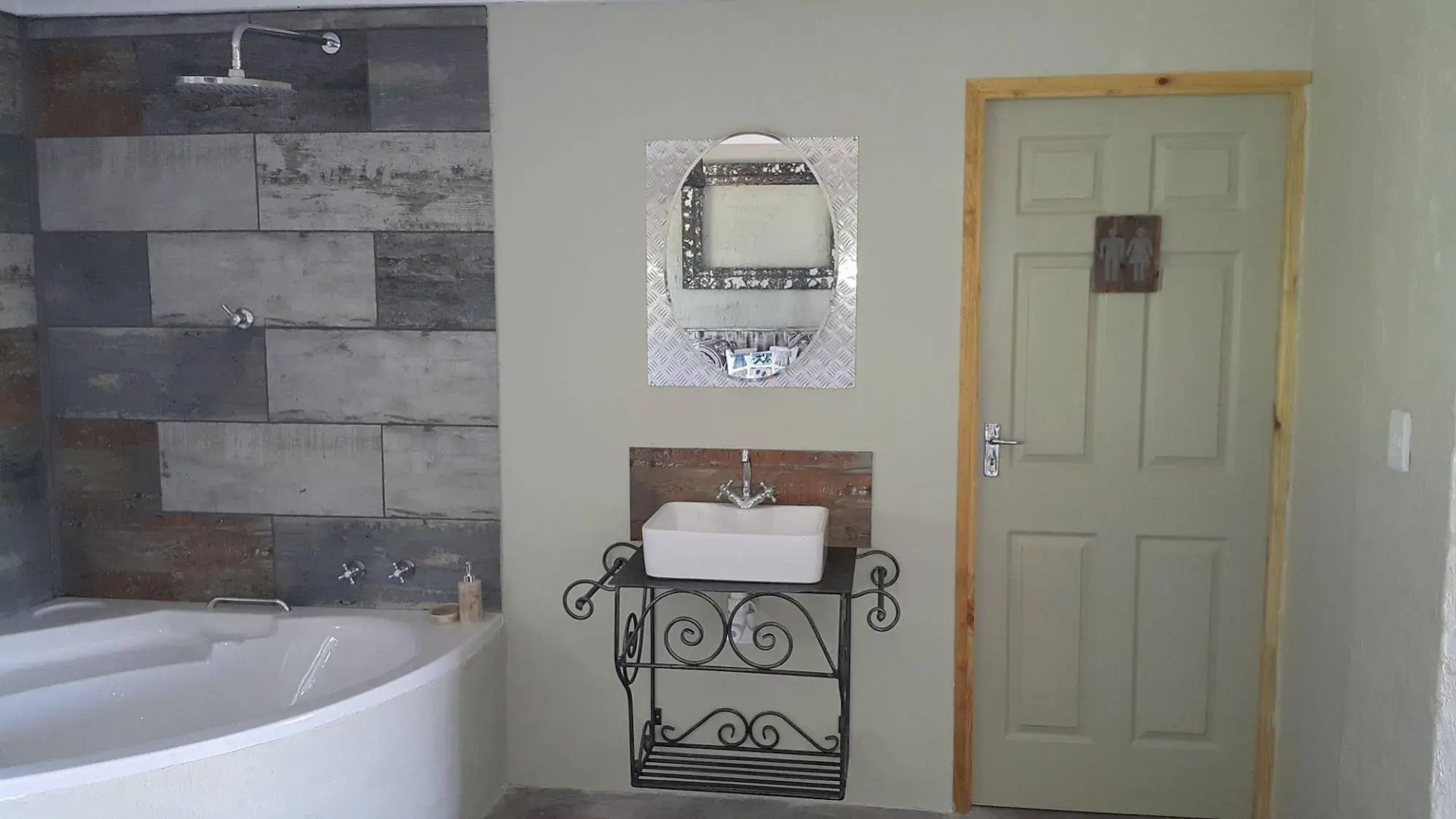 Golden View Luxury Self Catering