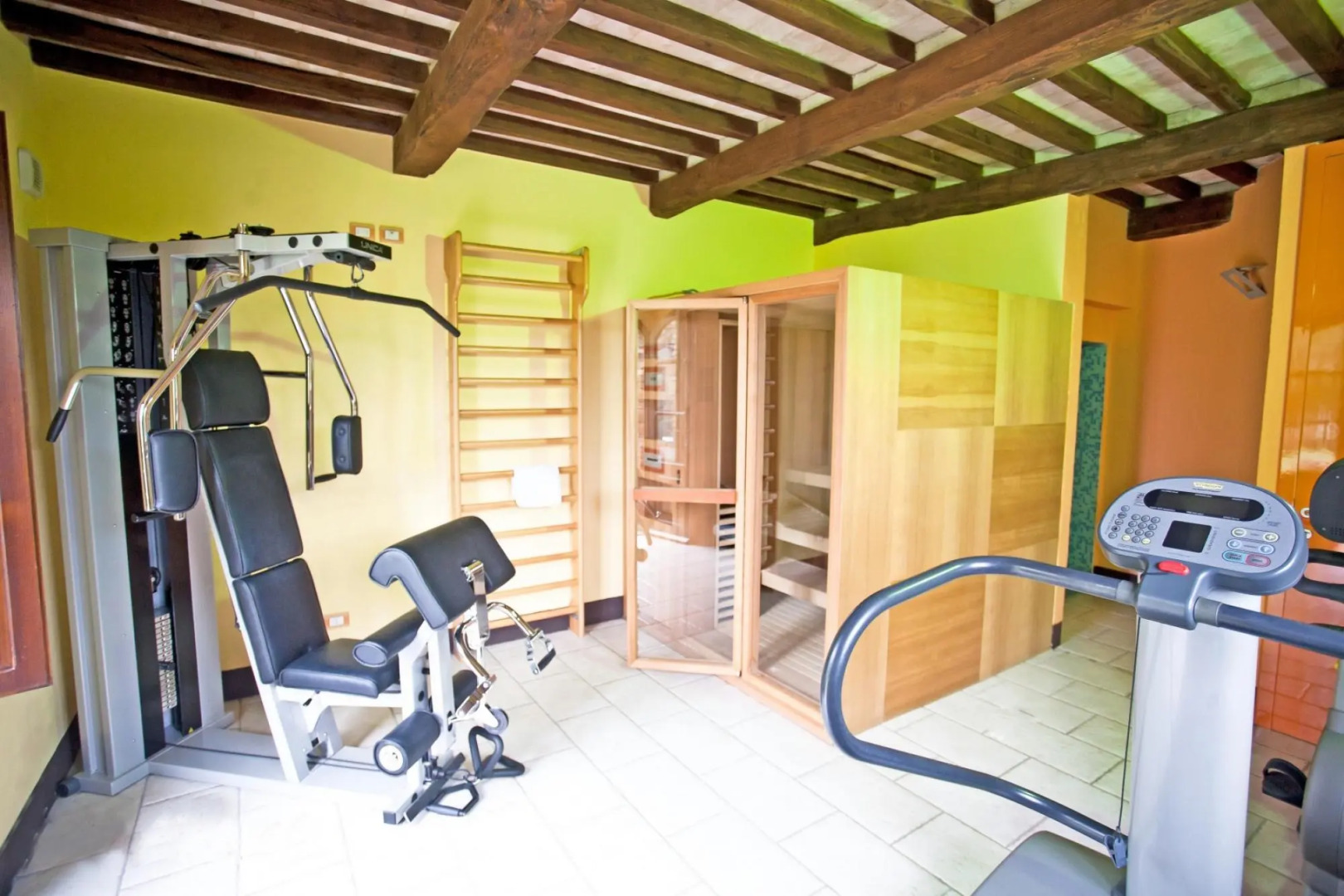 Private Cozy Apartment Argine