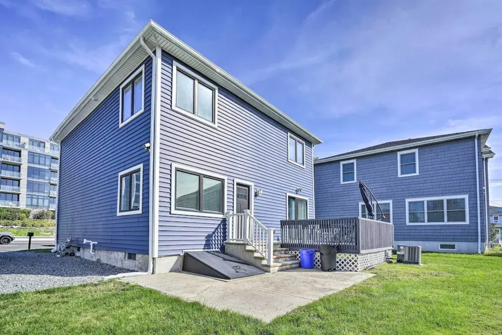 Long Branch Getaway: Grill, 1 Block to Beach!