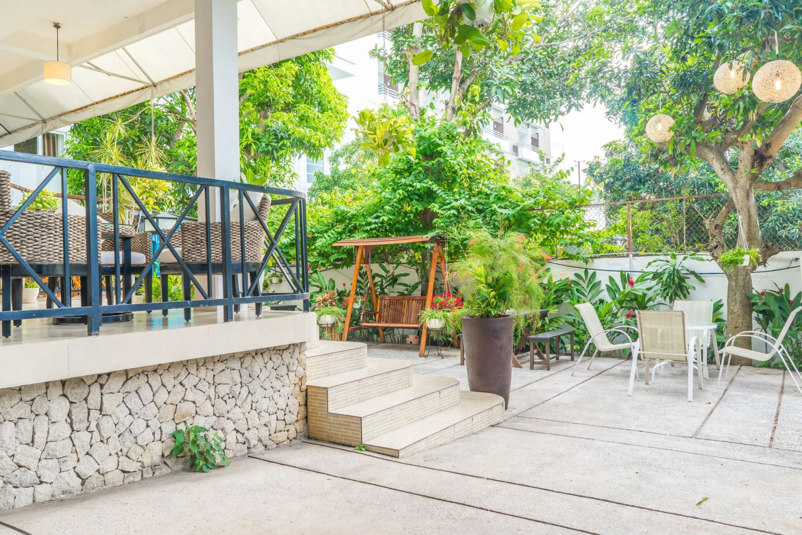 Valley Mountain Hotel