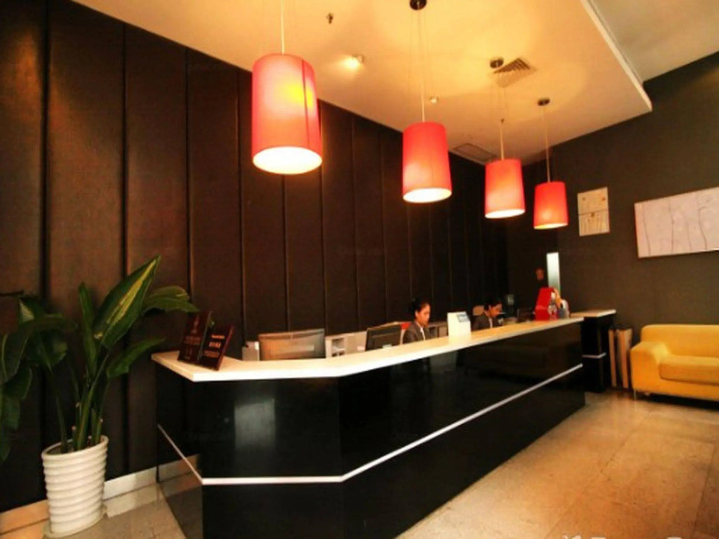 Yi-Wu Commatel Hotel