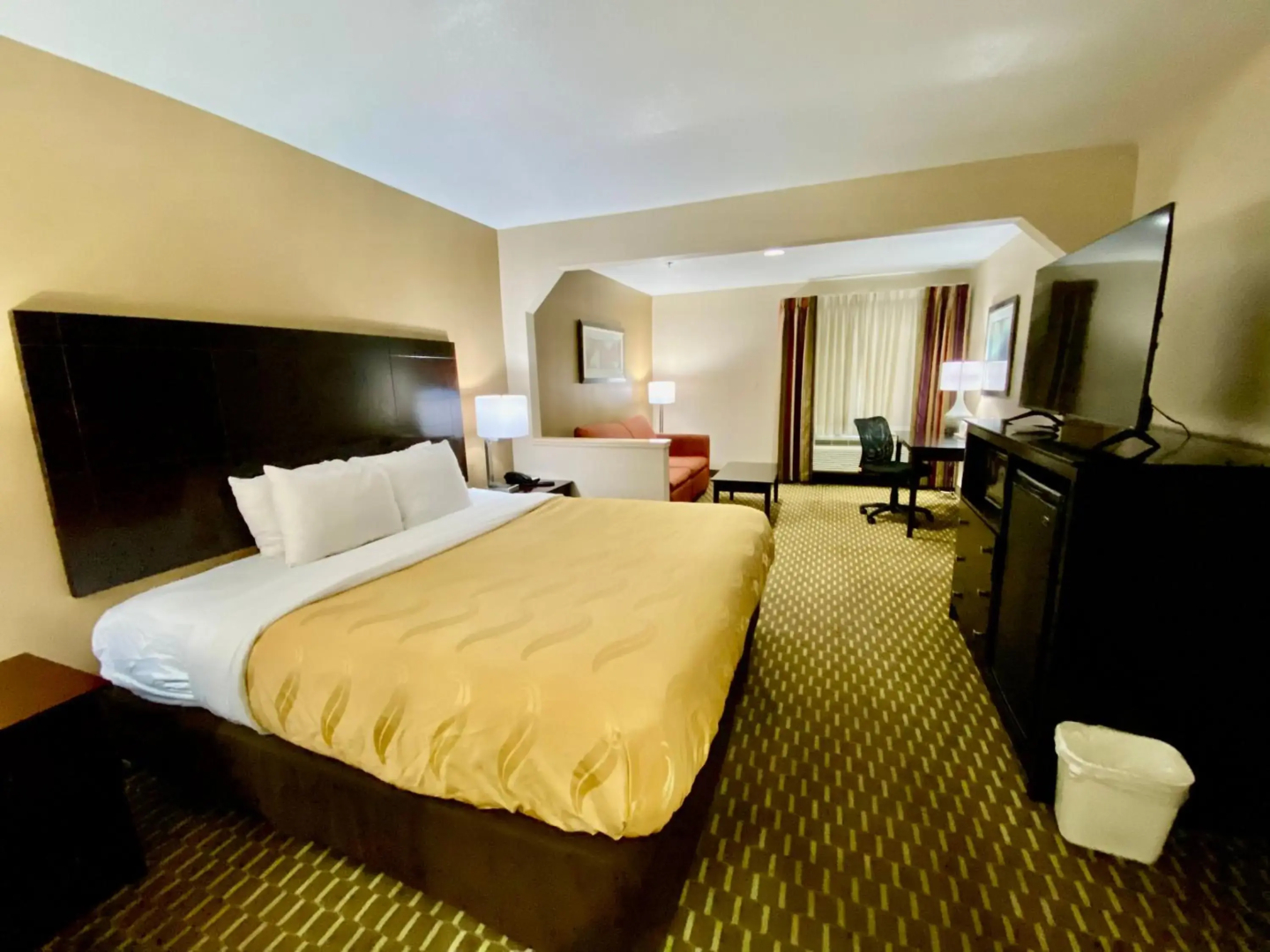 Quality Inn & Suites Pine Bluff