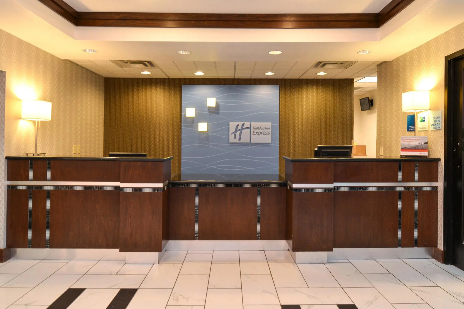Holiday Inn Express & Suites Greenfield by IHG