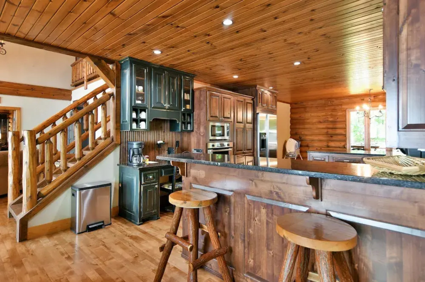 Lumberjack Lodge 5 Bedroom Home by RedAwning