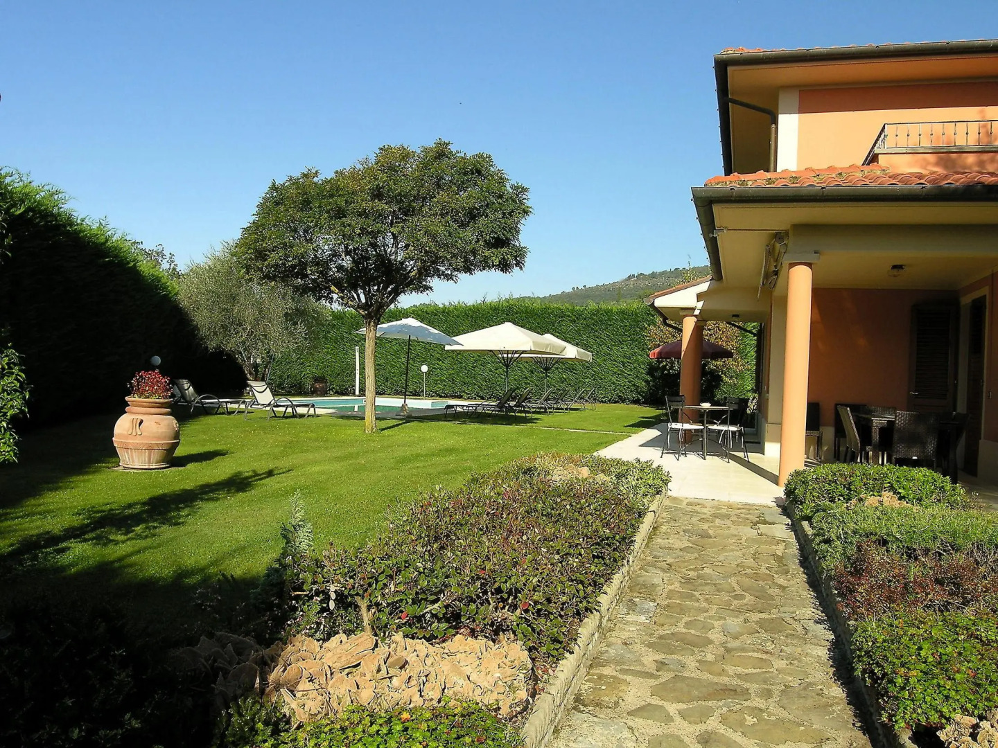 Villa in Tuscany With Private Pool & Views