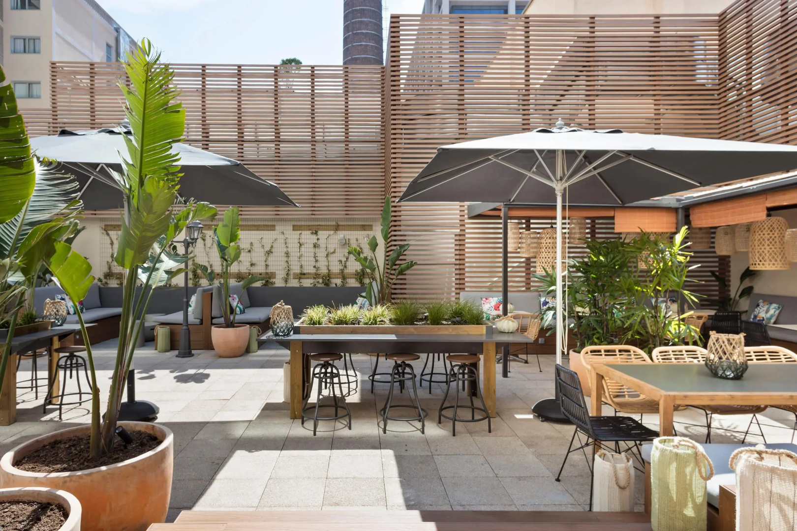 Отель INNSiDE by Melia Barcelona Apolo