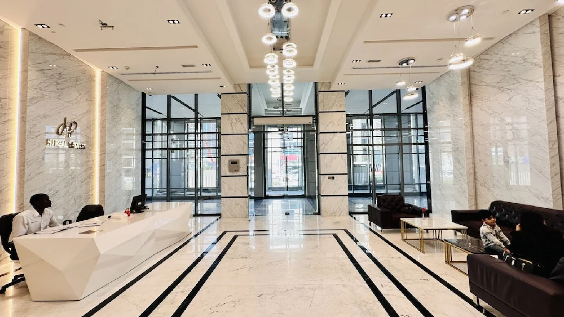 Luxury Spacious Apartment Near Downtown with Balcony and Free Parking by Belvilla