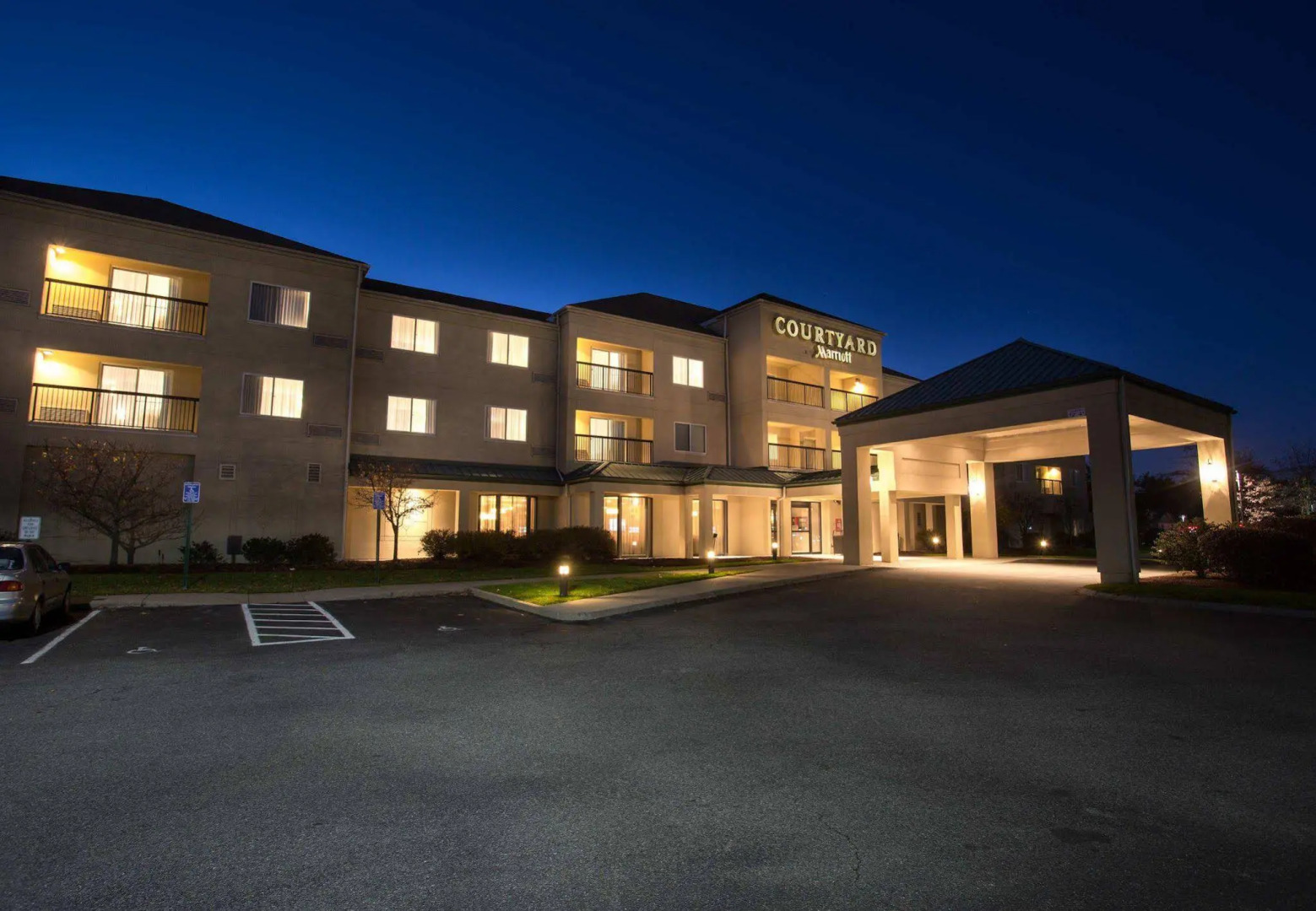 Courtyard by Marriott Raynham