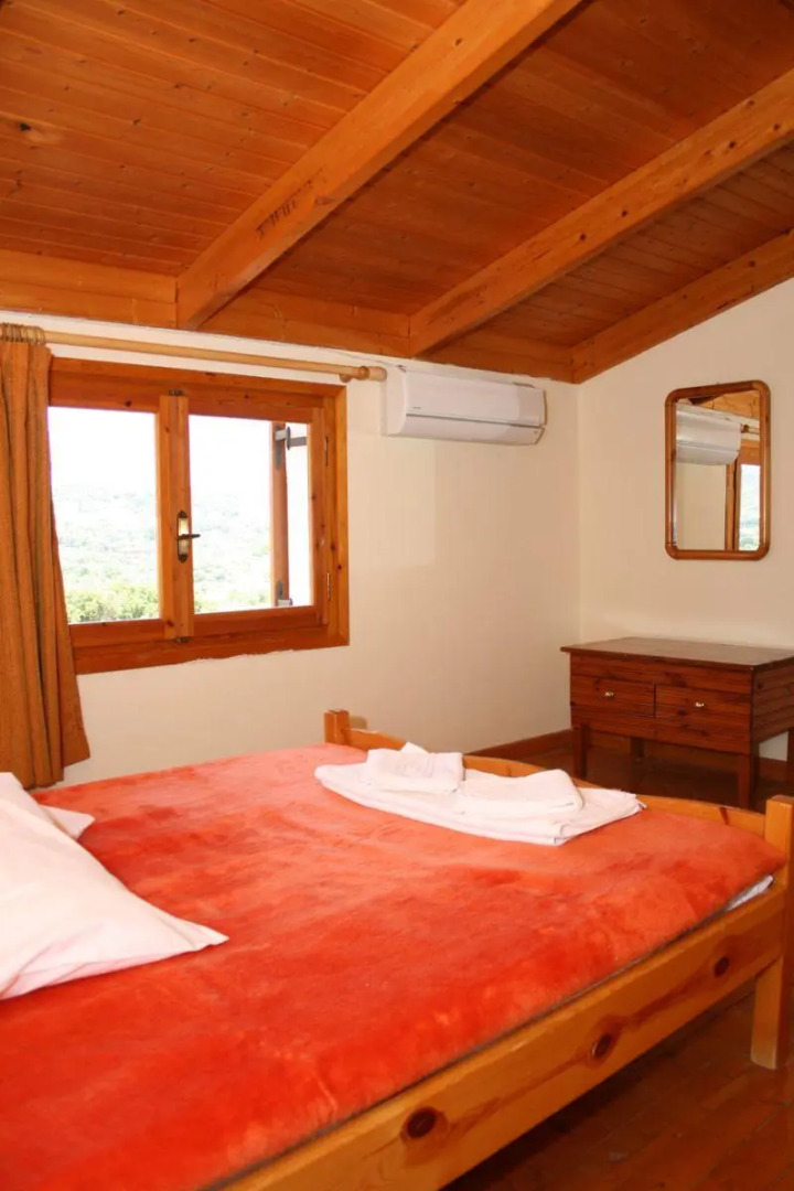 Pythos Studios and Apartments