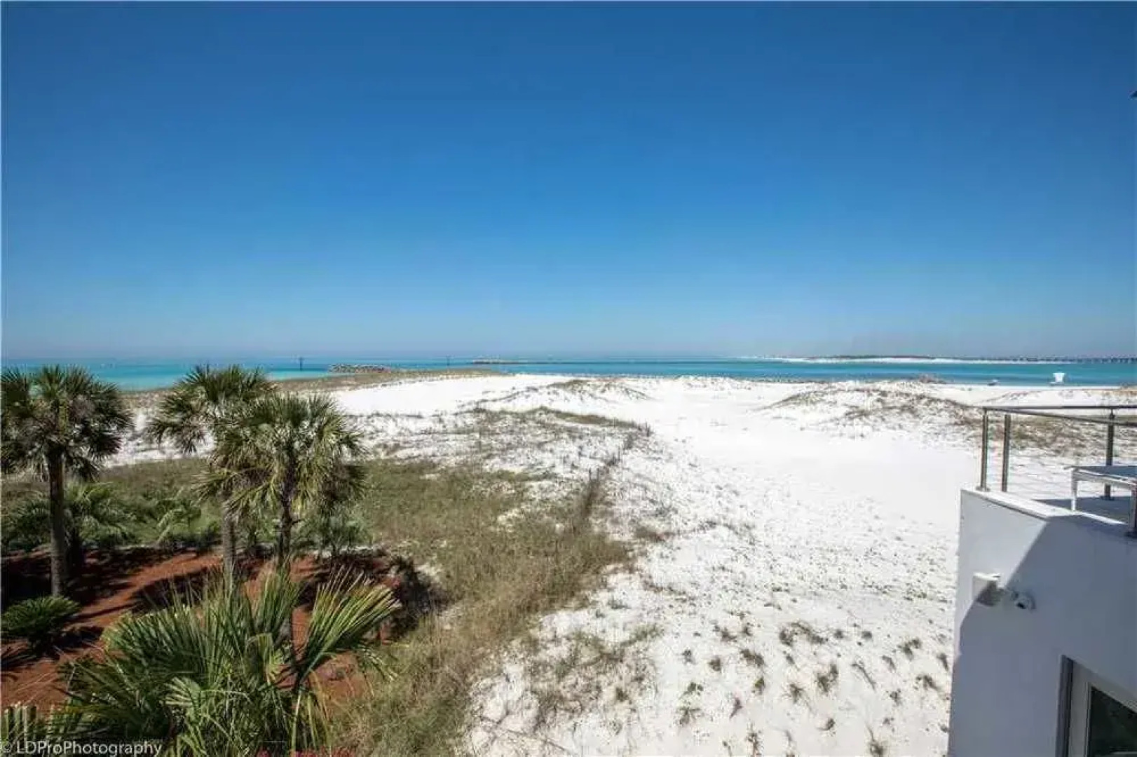 Seabreeze 5 Bedroom Home by RedAwning