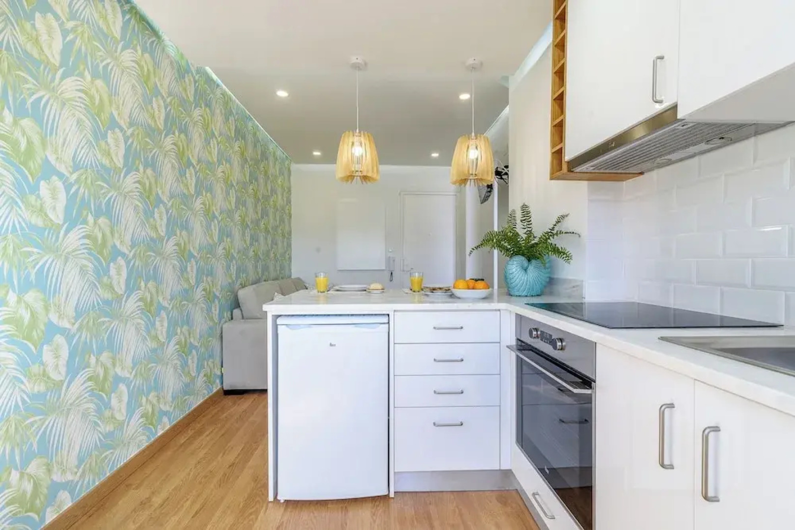 Beachside Getaway Near Paço De Arcos Train Station