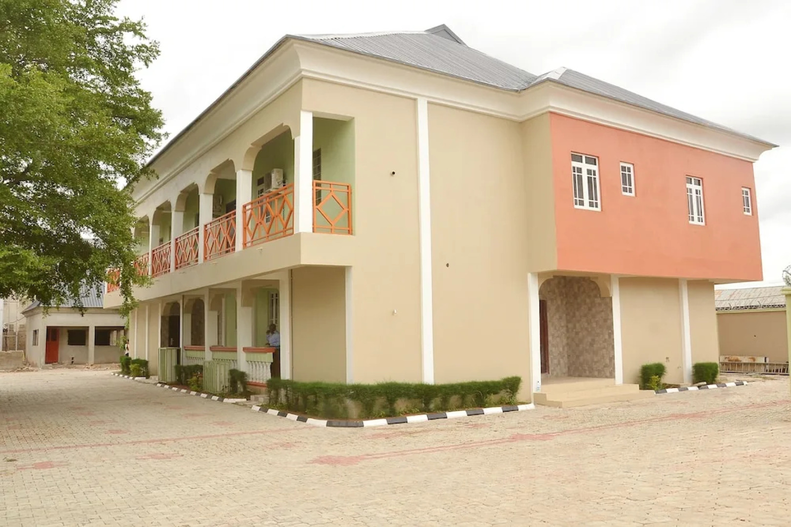 Jokems Airport View Hotel - Adults Only