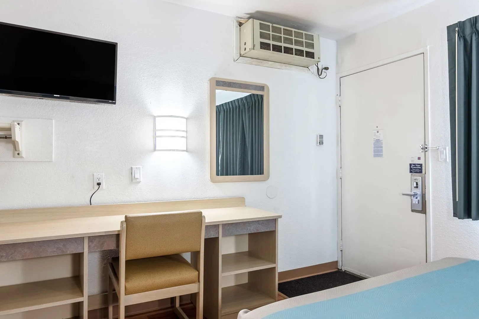 Motel 6 Janesville, WI