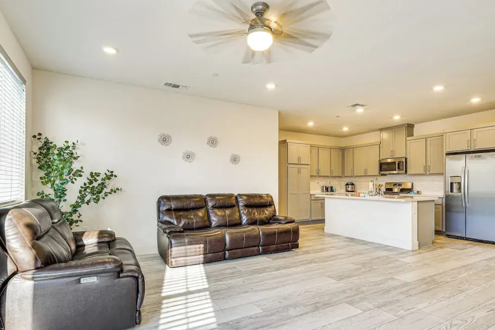 8 Mi to Lincoln Park: Family-friendly Tracy Home