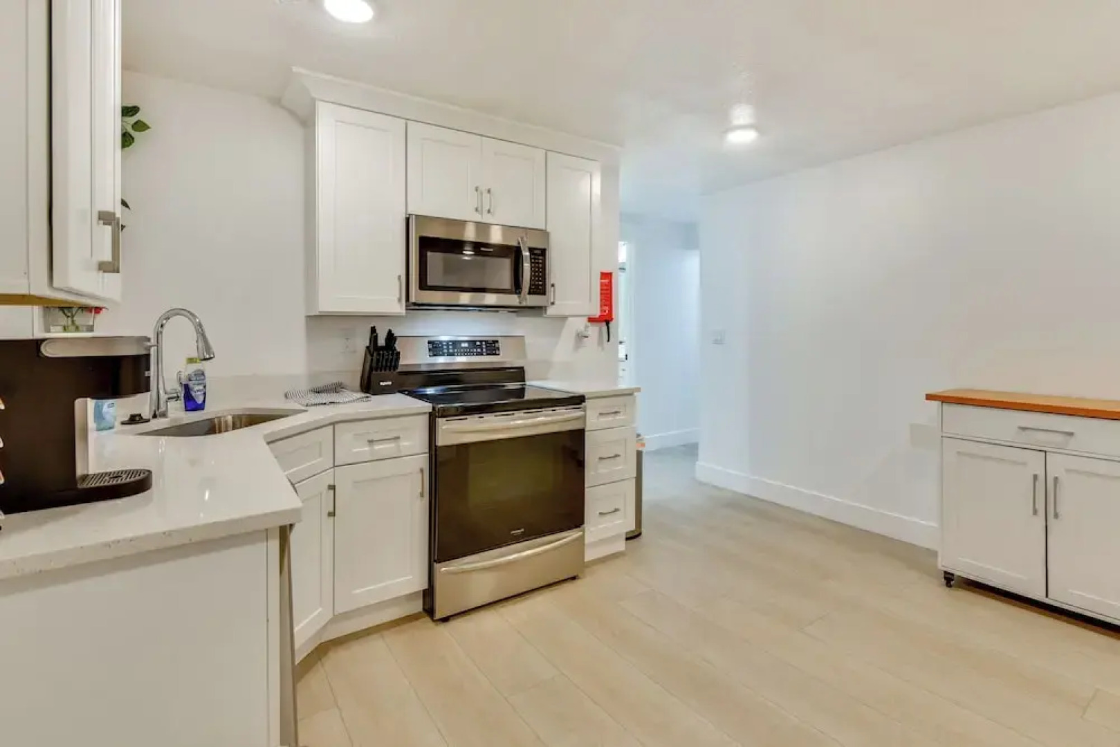 Sleek & Modern Morgan Abode: Great for Families!