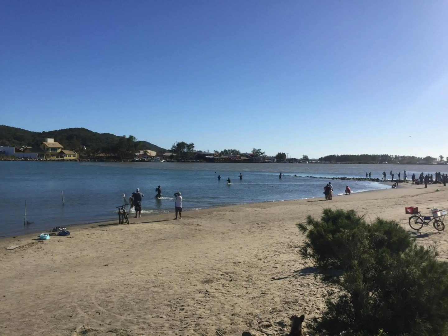 Apartamento 3 Dorm., O Quintal É A Praia E Molhes
