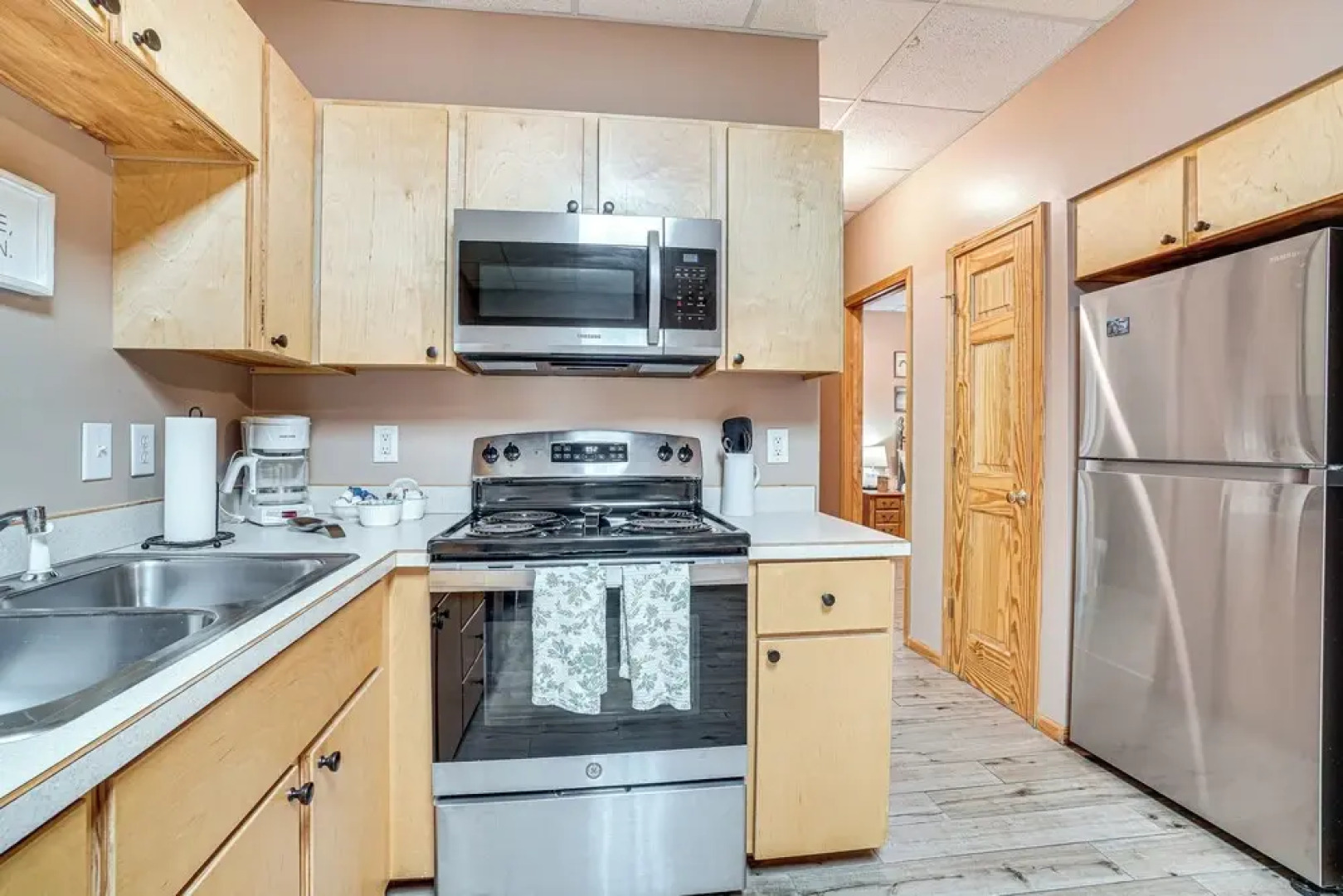 Spacious Home in Helen w/ Porch & Balcony!