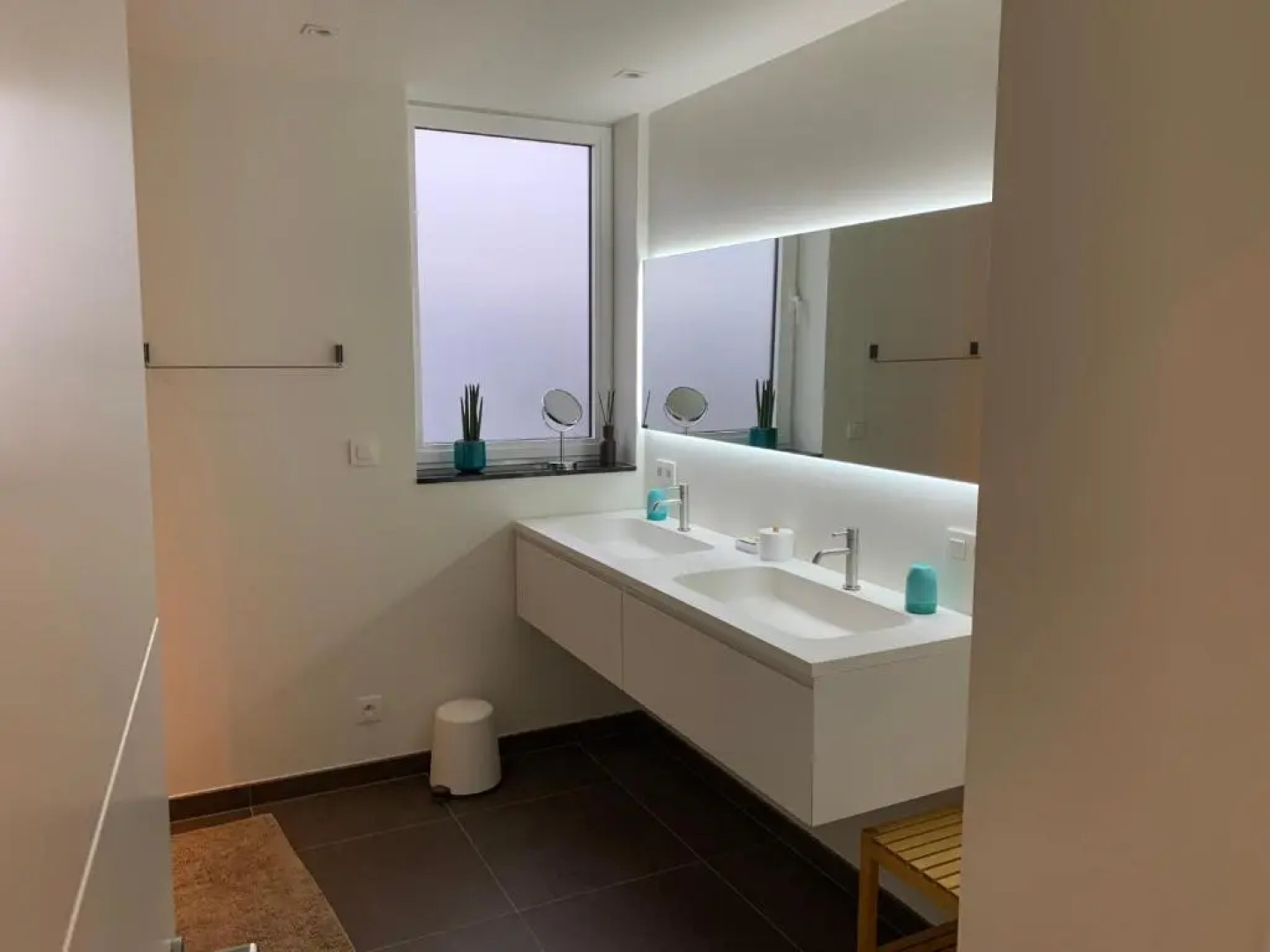 Q Studio (Adults Only)