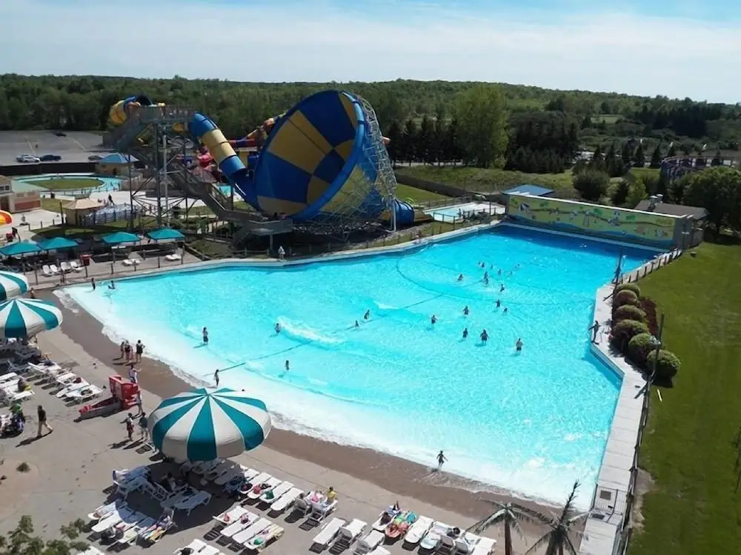 Darien Lake Lodge on the Lake