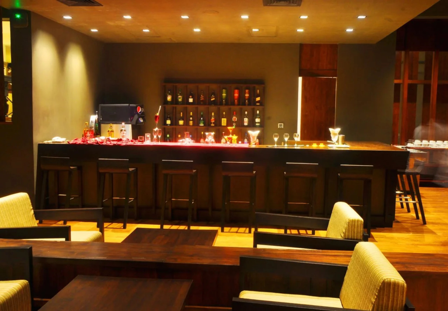 Курортный отель Pandanus Beach Resort & Spa