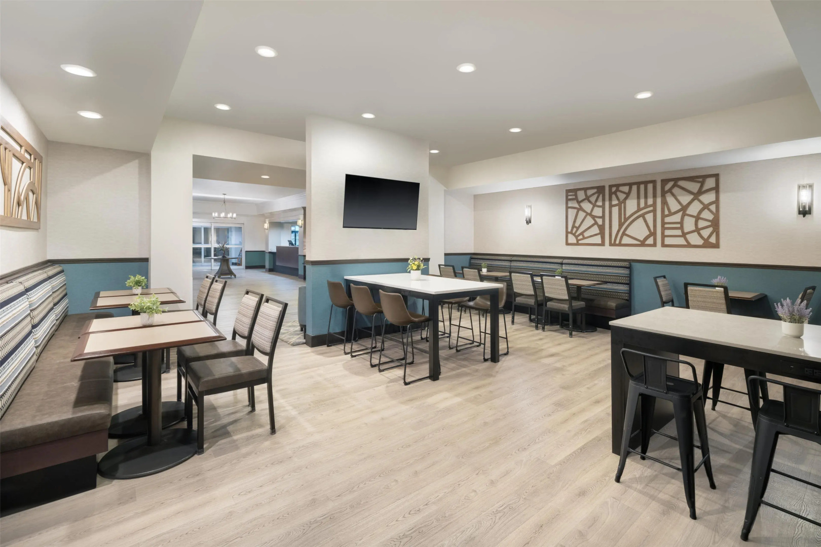 Best Western Plus Frontier Inn