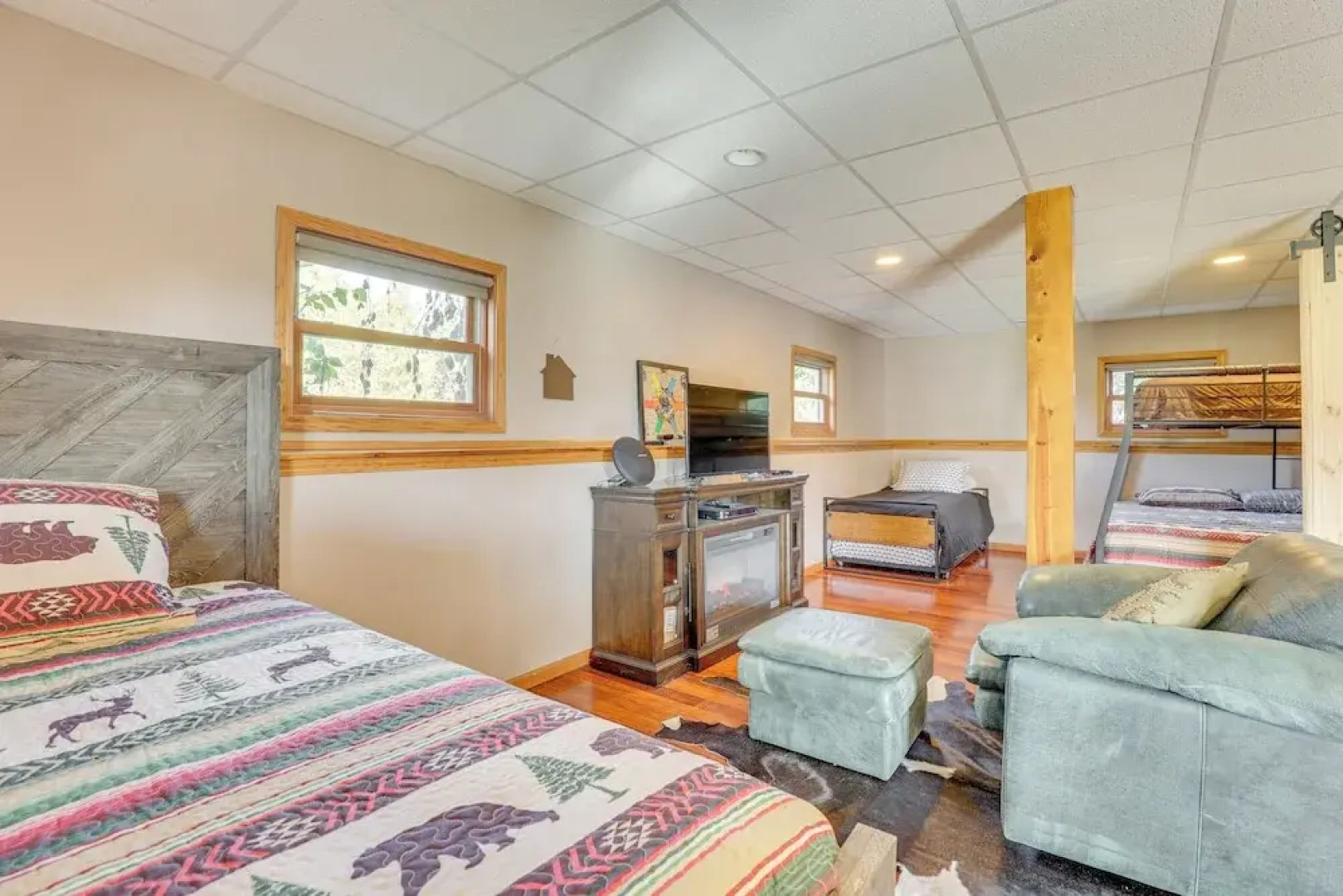 Chic Apple River Escape w/ Fire Pit!