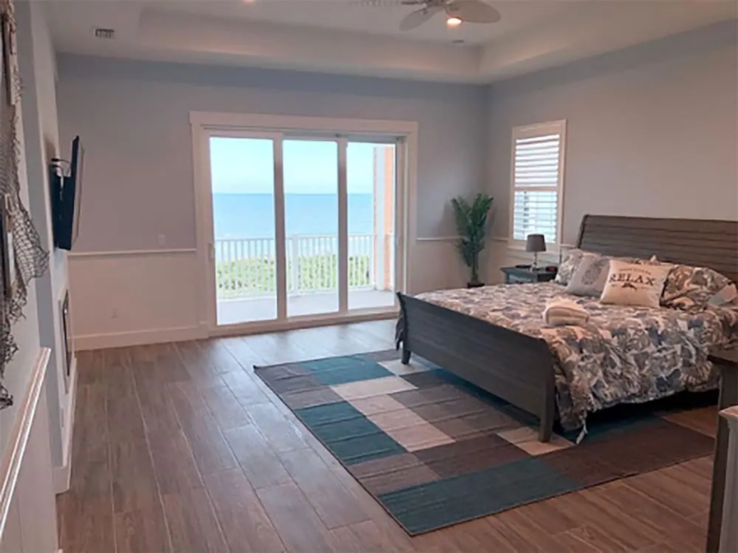 Cinnamon Beach Bella Luna by Vtrips