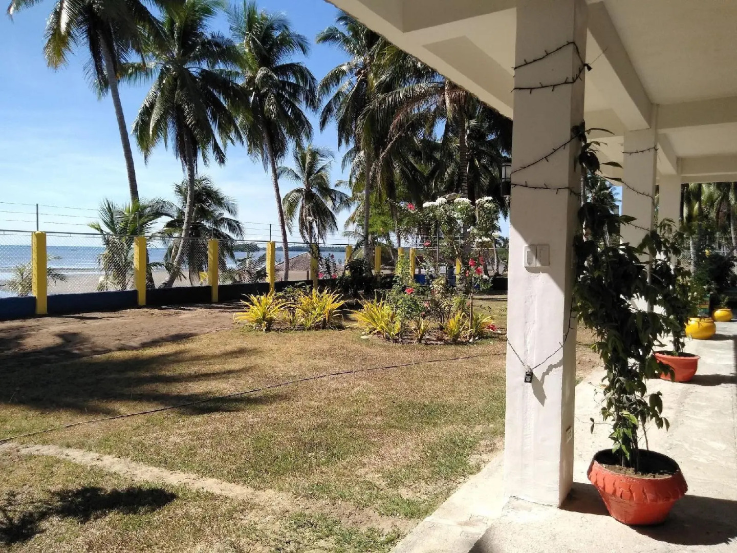 la caballa beach resort bar & grill