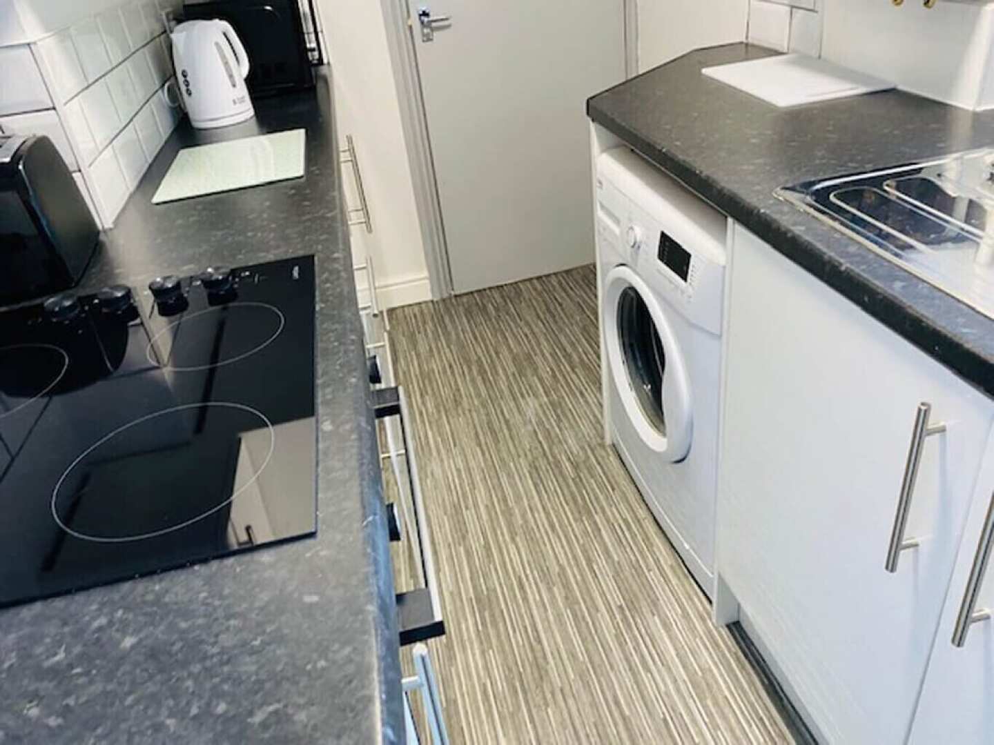 Townhouse @ 110 Etruria Vale Road Stoke