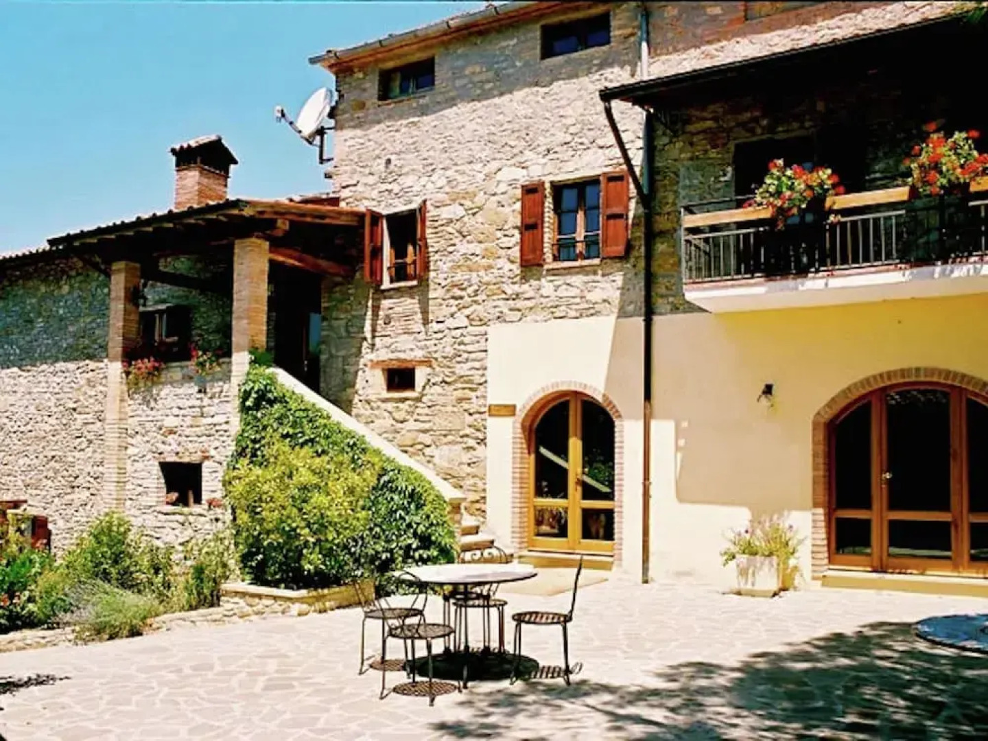 Farmhouse in Umbria Near Palazzo Bourbon