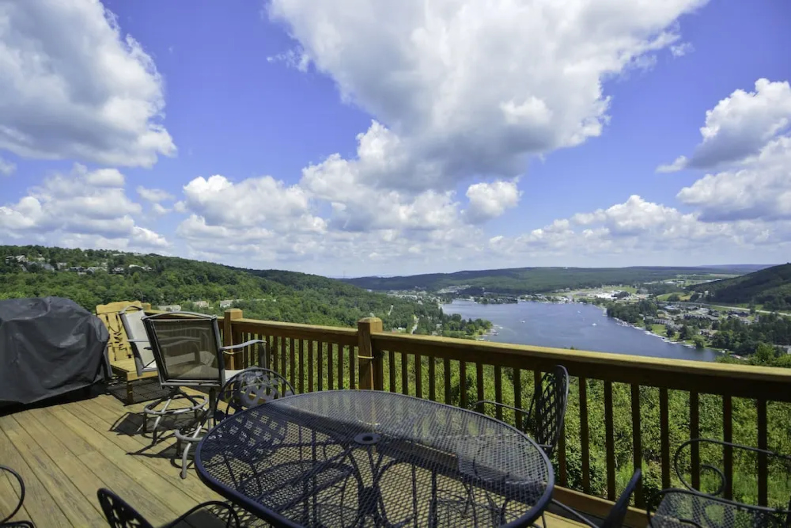 Amazing Overlook 3 Bedroom Townhome
