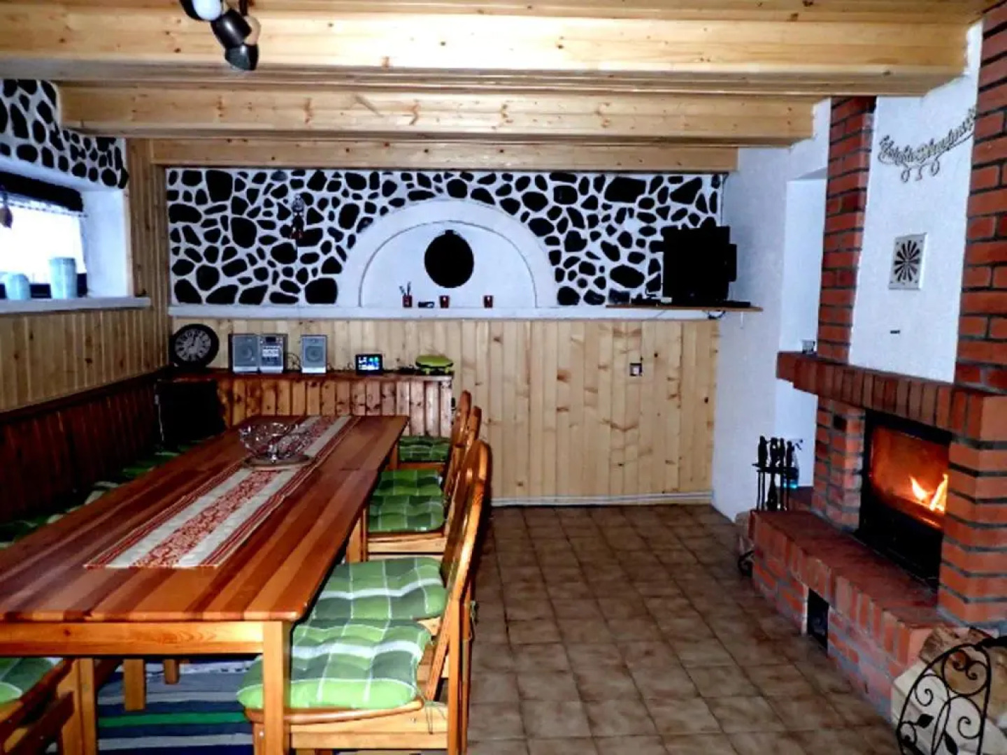 Krpáčovo, Nízke Tatry - chata na kraji lesa