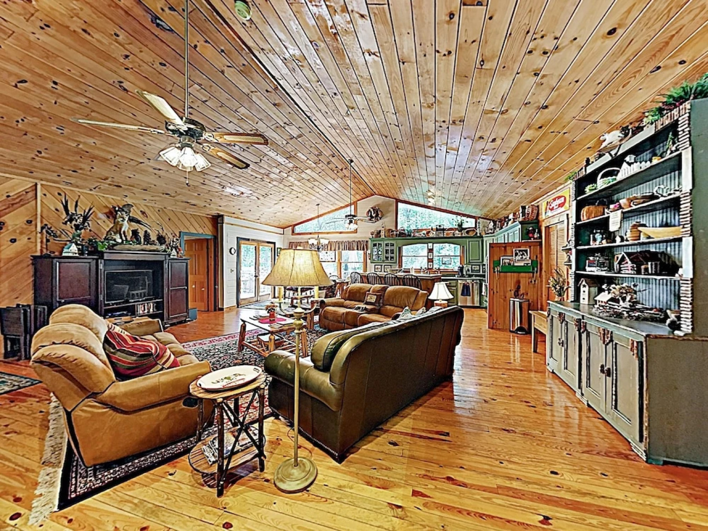 New Listing! Mountain Laurel Lodge W/ Hot Tub 5 Bedroom Home