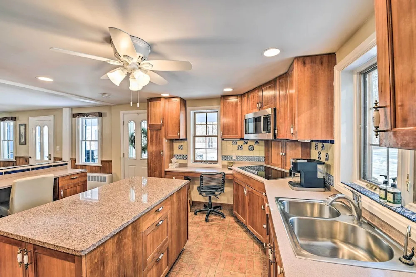 All Year-round Retreat Near Windham Mountain