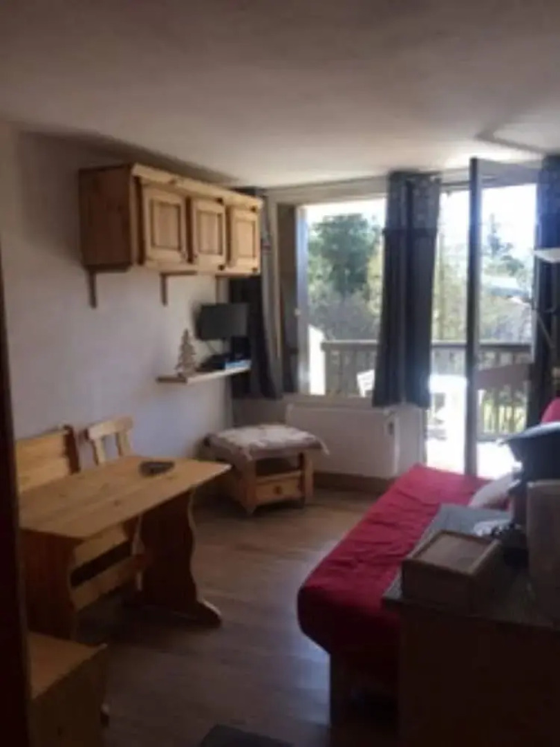 Studio in Font-romeu-odeillo-via, With Wonderful Mountain View, Furnished Terrace and Wifi