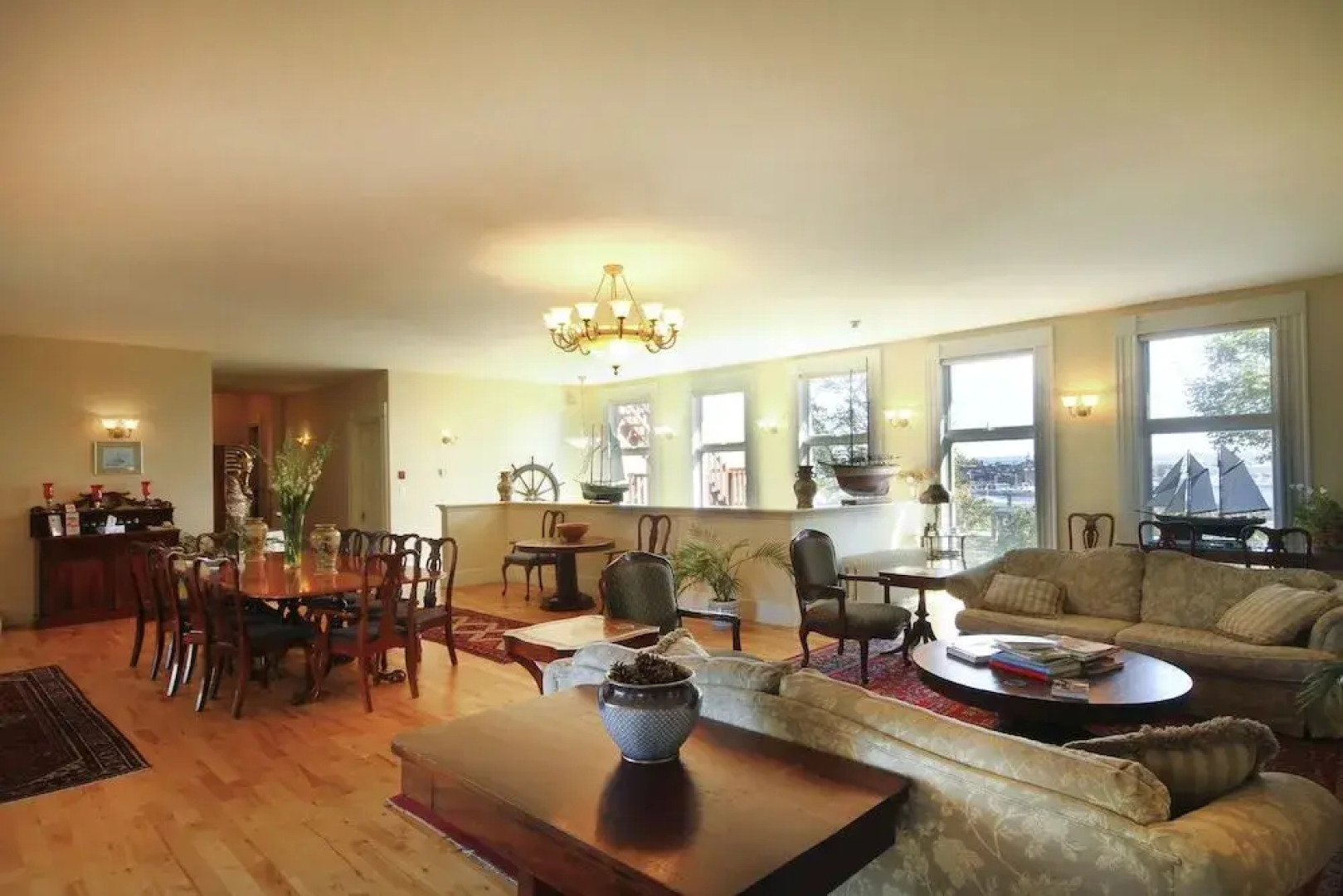 Homeport Historic Bed & Breakfast/Inn c 1858