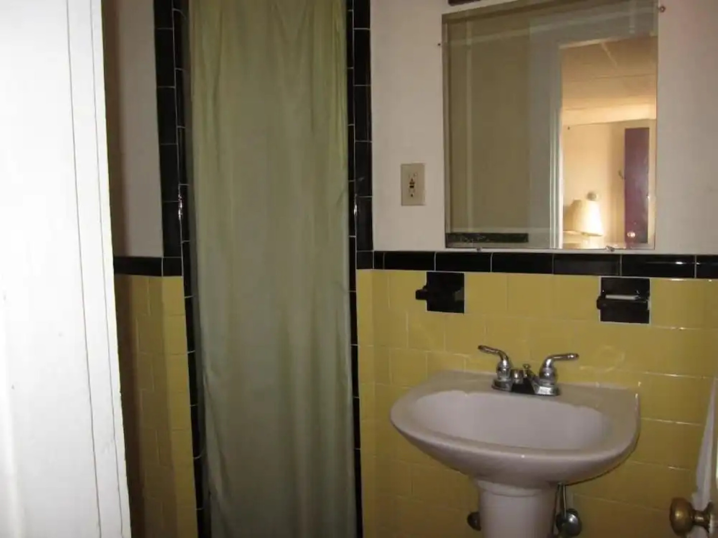 Royale Coach Motor Lodge