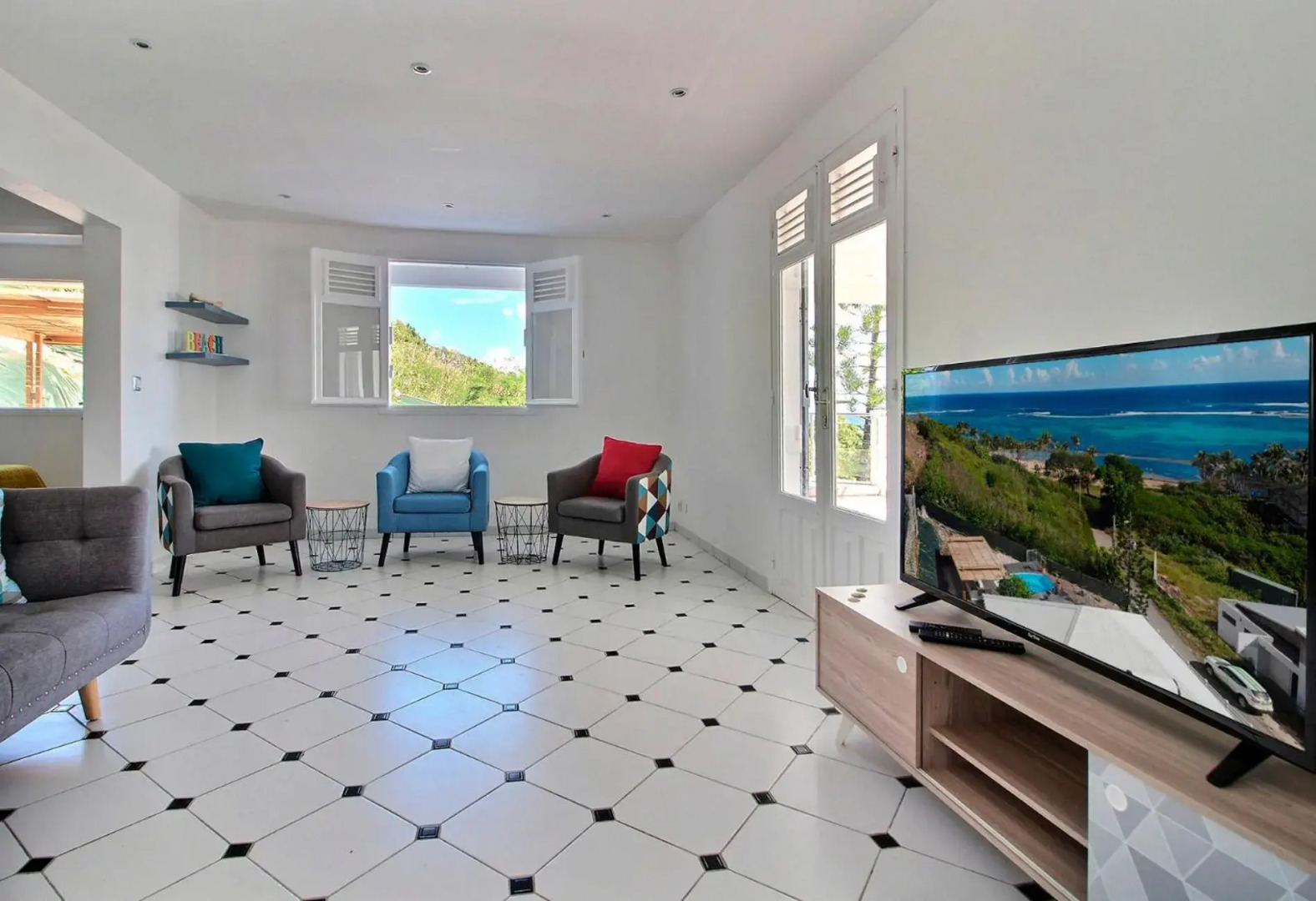 Villa Thomana, piscine, vue mer et plage à 100 m !