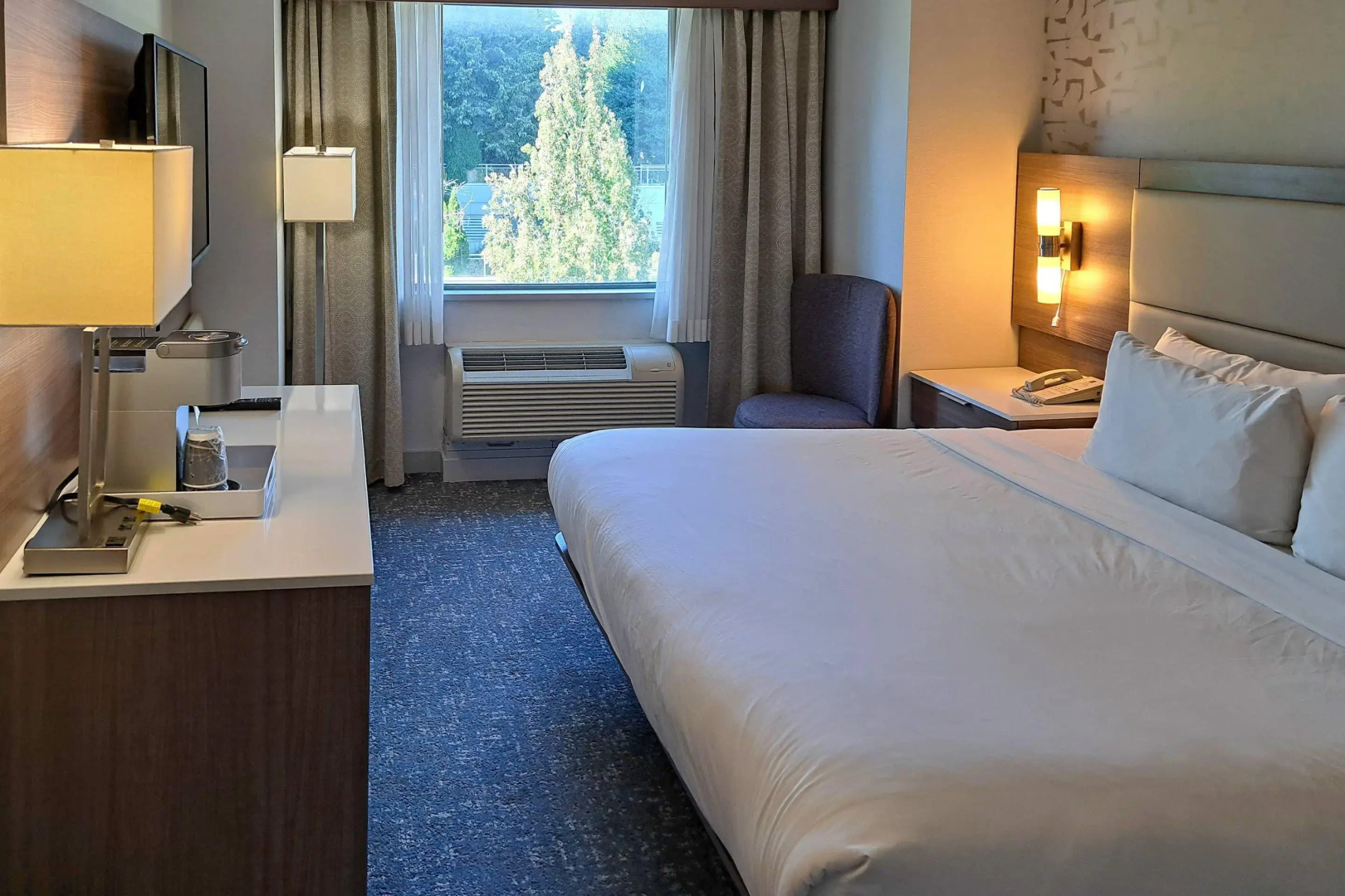 Comfort Hotel Vancouver Airport