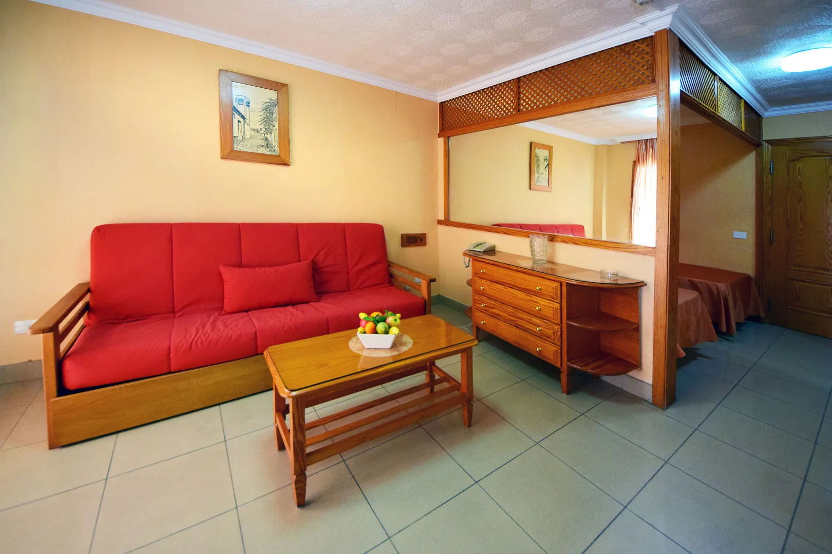 Skyview Hotel by LIVVO