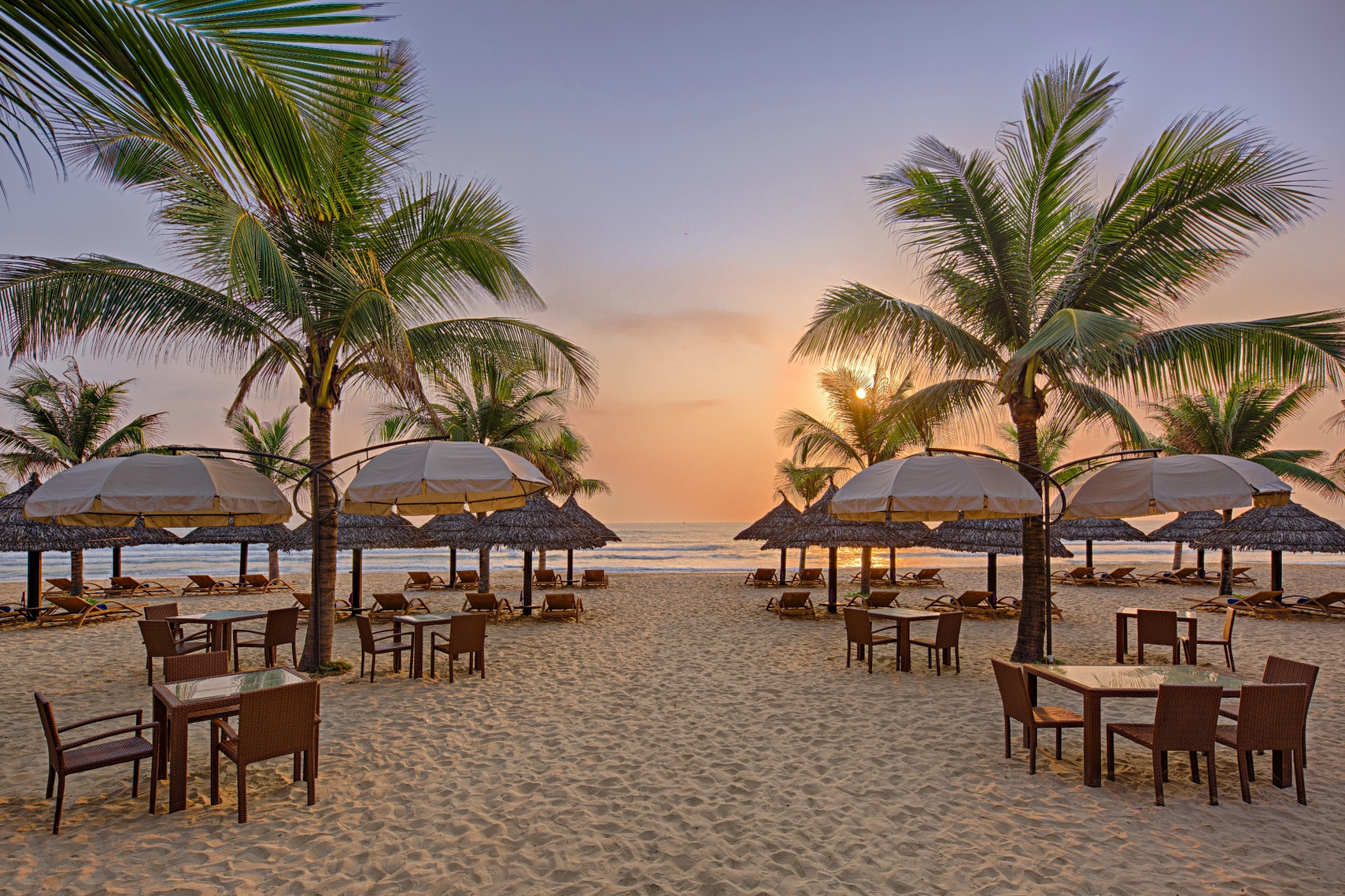 Holiday Beach Hotel Danang