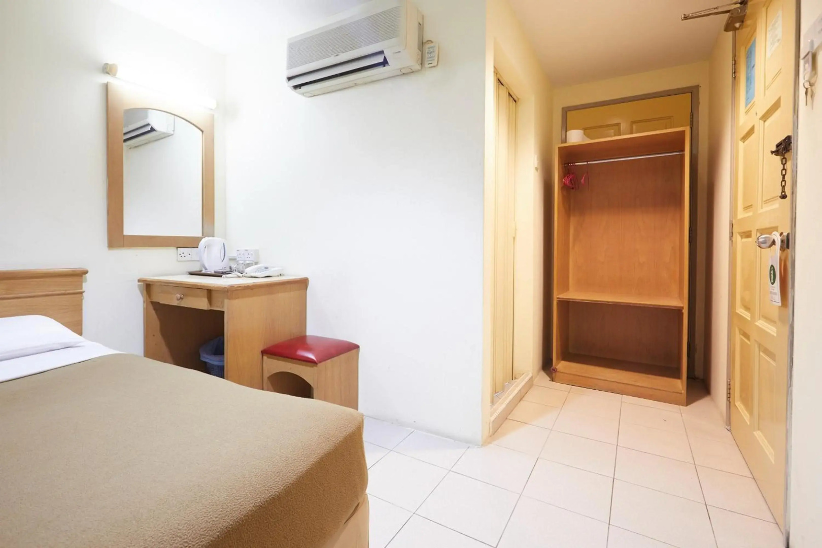 Tang City Hotel, Petaling Street, Merdeka PNB 118 Tower